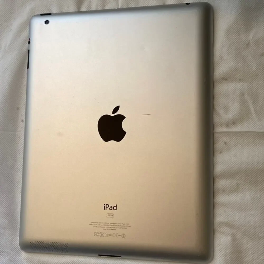 TWO Apple iPad Series 2 - 16GB - Model A1395 Black NO Chargers Working